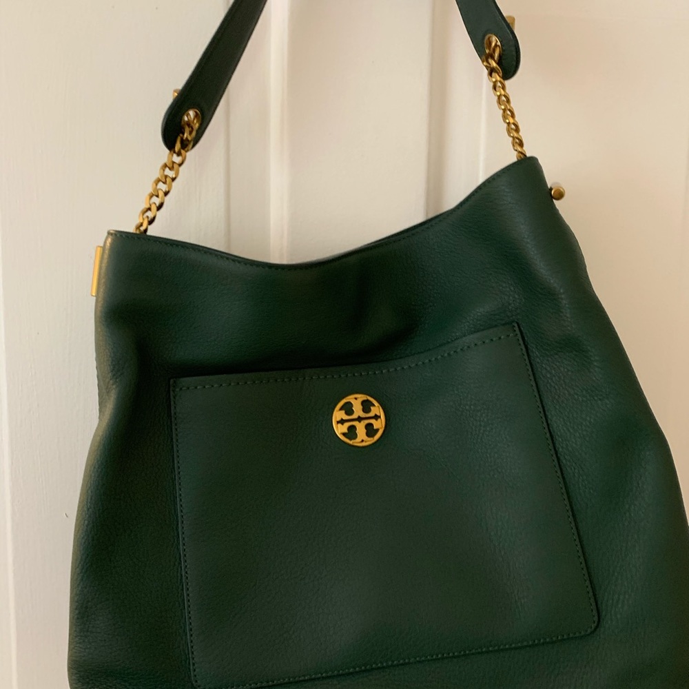 Excellent condition Tory Burch hobo bag in green!